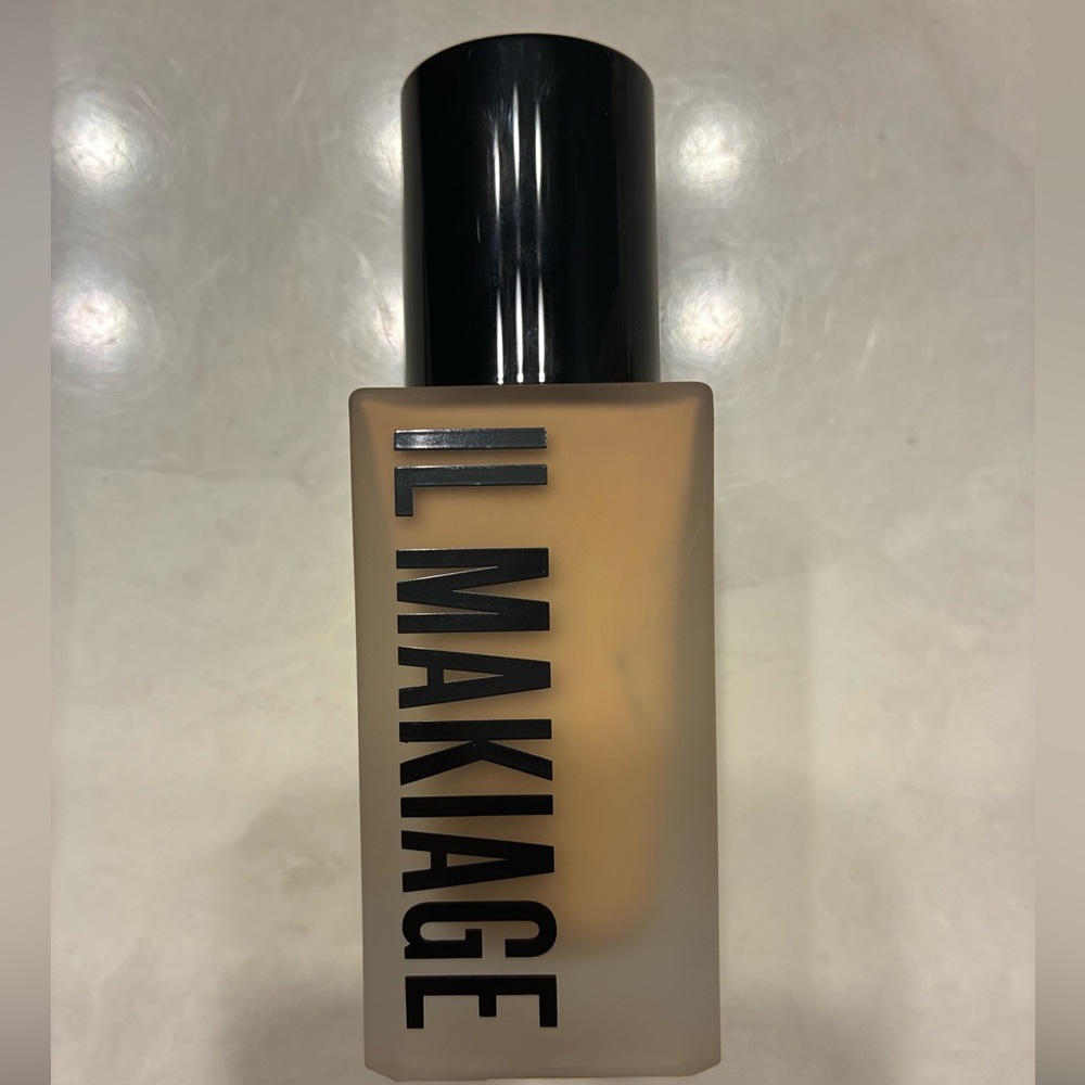 IL MAKIAGE Foundation 120 Woke Up Like This Flawless Base